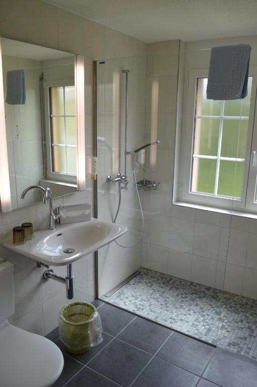 Hirschen Eggiwil Hotell Rom bilde